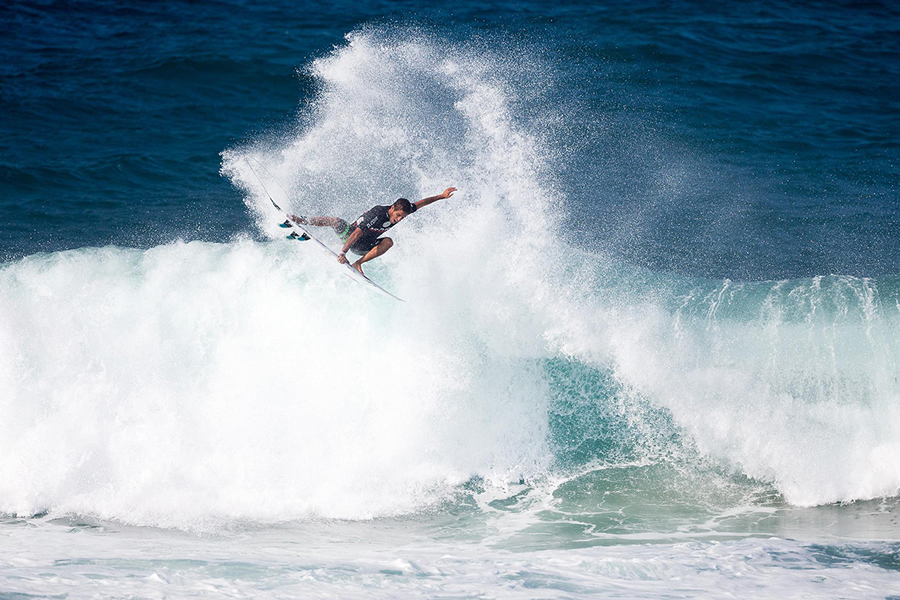 Filipe Toledo (BRA) posted the first PERFECT 10 of the 2014 Mr Price Pro Ballito. © Mr Price/ Cestari