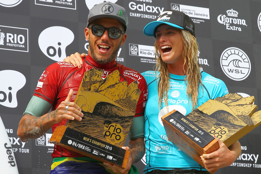 フリーペ・トリード（BRA）とコートニー・コンローグ（USA）Image: WSL / Smorgio