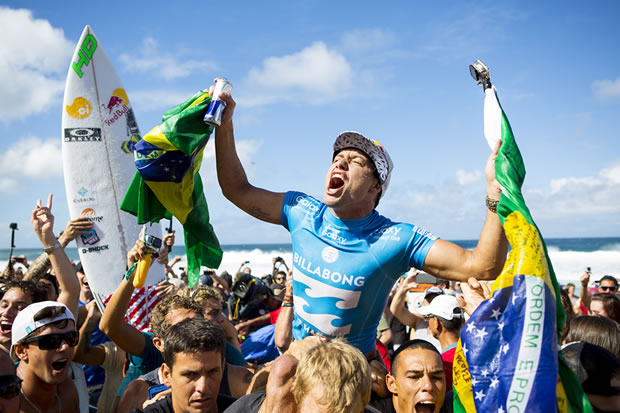 初ワールド・タイトルを獲得したデ・スーザ　IMAGE CREDIT: WSL / Kirstin