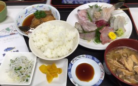 1,500円程度の今日の特選定食！ご飯は大盛りにしても無料だそうです。