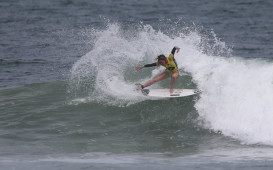 コートニー・コンローグ　PHOTO: WSL/ Smorigo