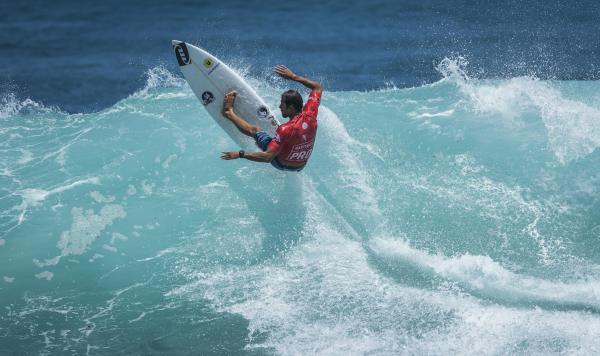 準優勝はブラジルのビノ・ロペス。このイベントでクォリファイ圏内までランクを上げてきた。(WSL/Poullenot/Aquashot)