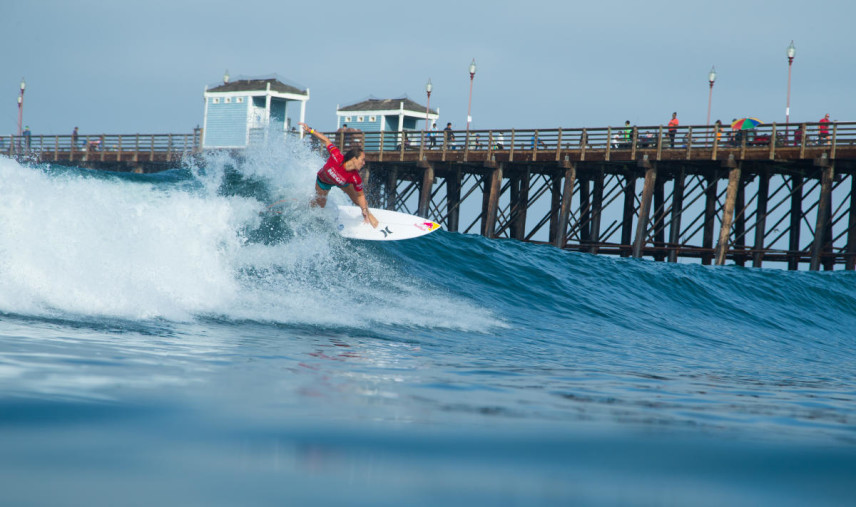 ムーアの容赦ないパワーサーフィンはスーパーガールプロの初優勝につながった/WSL / Kurt Steinmetz