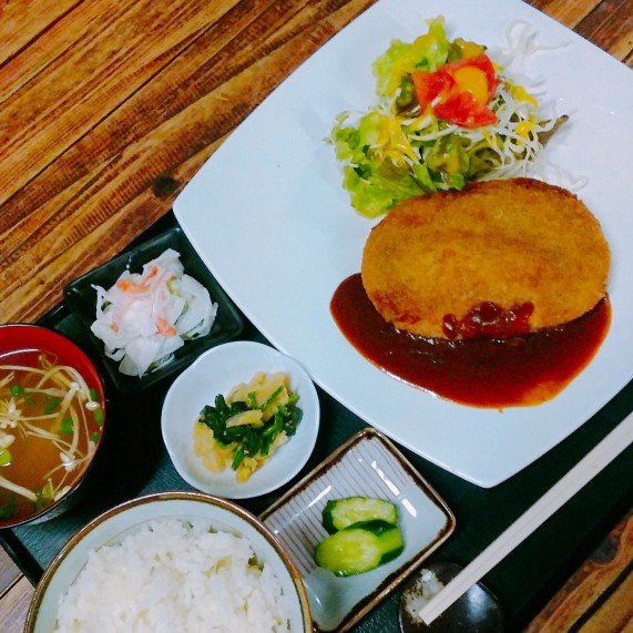 メンチカツ定食