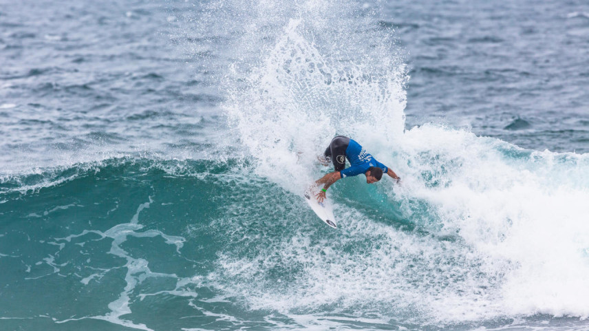 このパワーターンでフリーストーンにコンビネーションスコアの差をつけたデビッド・シルバ/WSL / RYAN JANSSENS