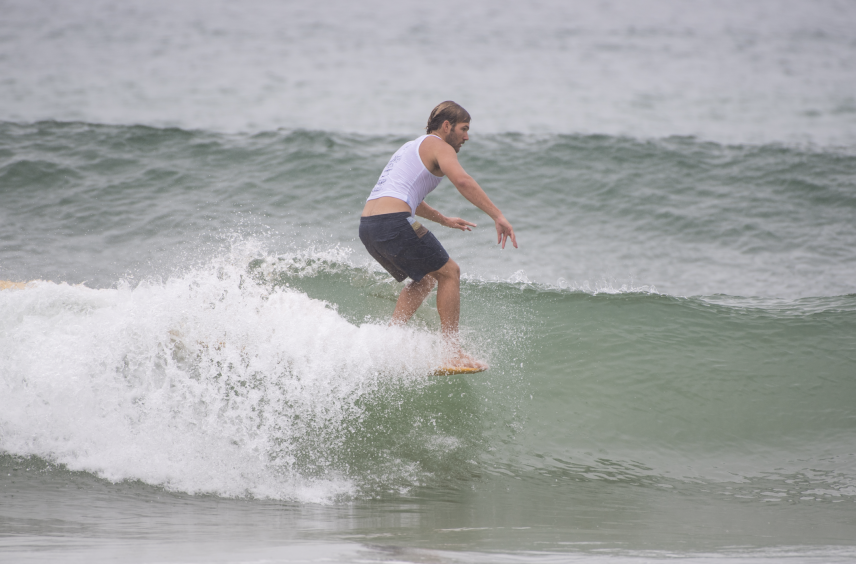 チューダーと同じカリフォルニア出身のケビン・スクバーナ/WSL /  Dave Gleeson