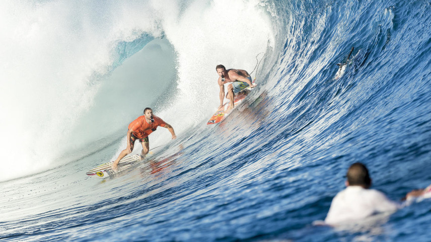 アンソニー・ウォルシュとのコンビでクラウドブレイクでショットを残すアレックス / WSL / Kelly Cestari