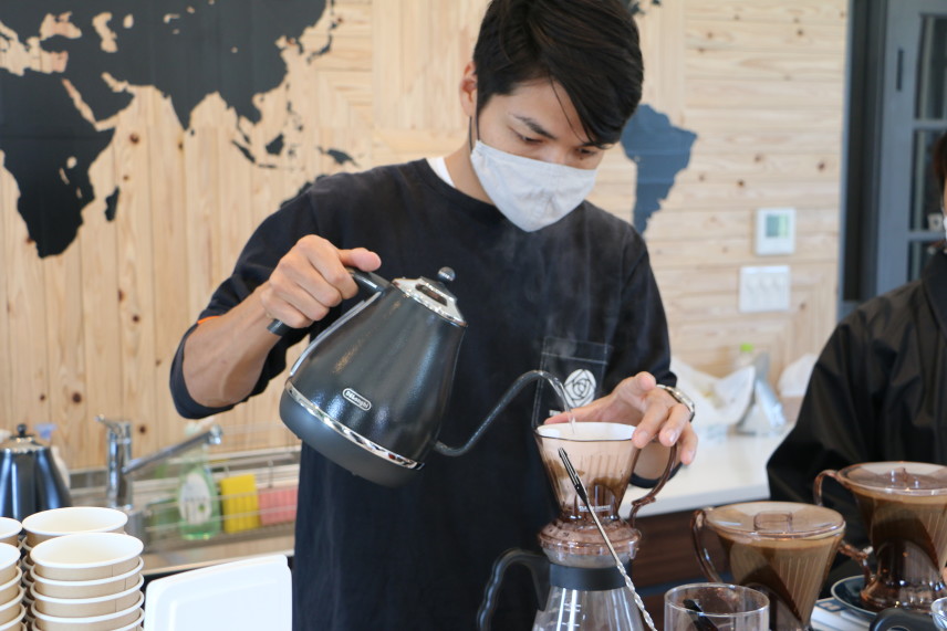 宮崎駅すぐにあるRosa Coffeeのこだわりのコーヒーが振舞われた。