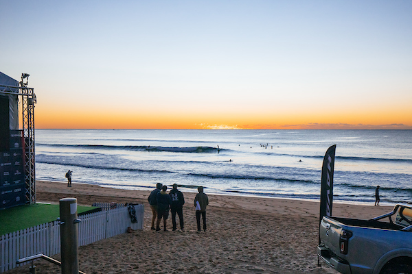 Sydney Surf Pro WLT
