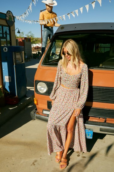 091121_Billabong_Salty Blonde_Gas Station_Look _07_200