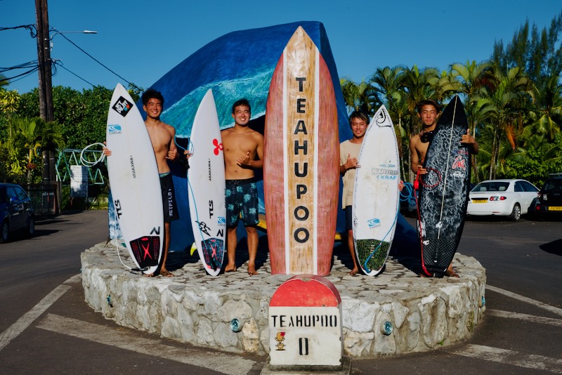 Boyz @ Teahupoo. Tahiti
