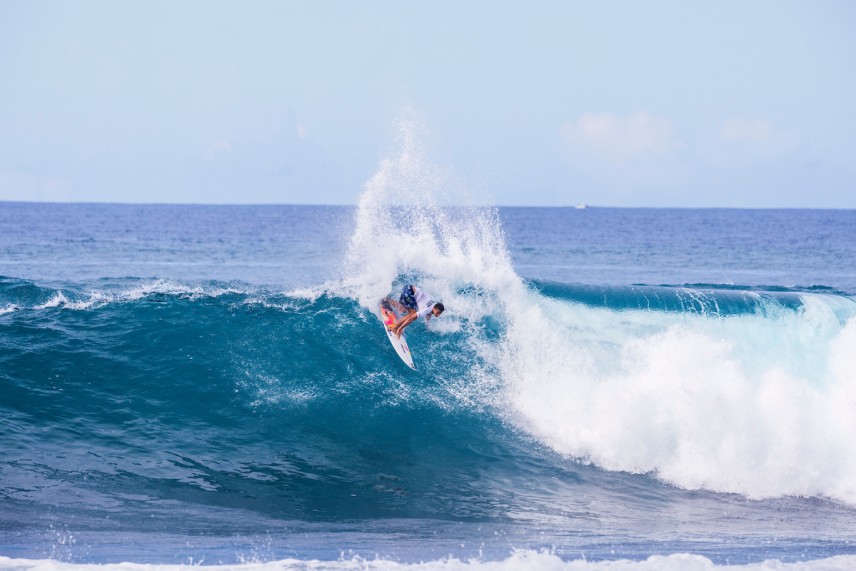 Haleiwa Challenger at Home in The Hawaiian Islands