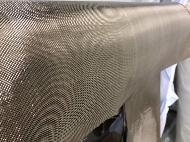 ラミネーションに使用されるバサルトクロス 画像：Firewire US提供