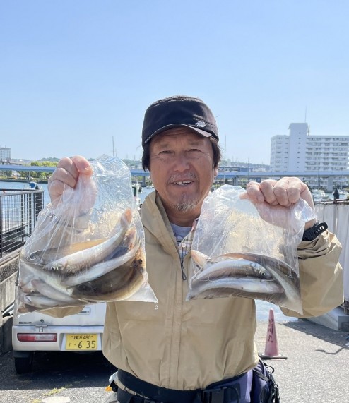 金沢八景黒川丸さんで24cmを含む大中型中心のシロギス34匹で竿頭に(黒川丸HPより) 