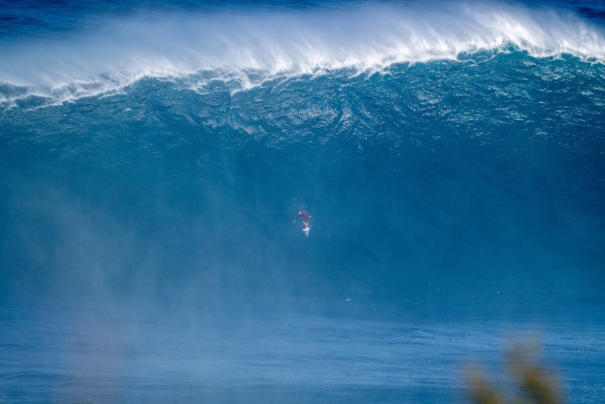 Peahi_Maui_11-24-2023_DSC06591_Surfer-Matt-Etxebarne_PC-MattCibulka_photography