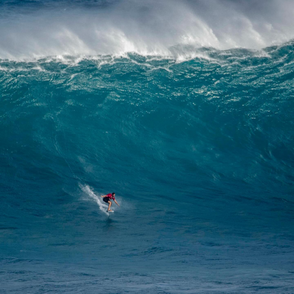 Tom Constant at Jaws  photo Martn Caprile