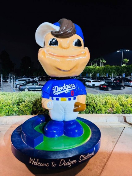 ドジャース人形は笑顔だったが...