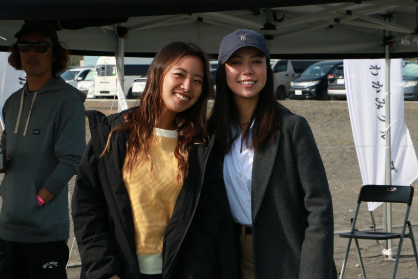 会場には選手インタビューでおなじみの高橋みなとさんと水野亜彩子さんも会場を盛り上げる。