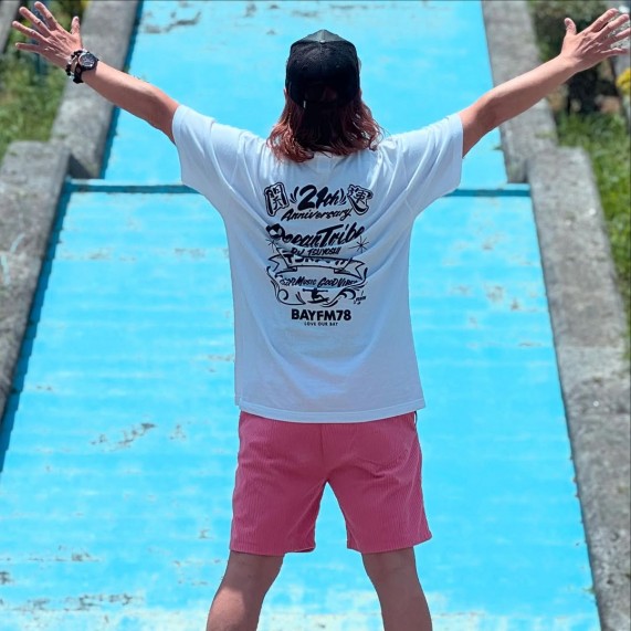 まもなくです 6月1日 発売 BAYFM Ocean Tribe 21周年記念 限定Tシャツ BAYFMのホームページ セブンエイトストアから販売 数量限定だから 絶対 ️発売日にゲットしちゃってね 電波 友達 よろしくね @bayfm_official @buddiesjapan (3)