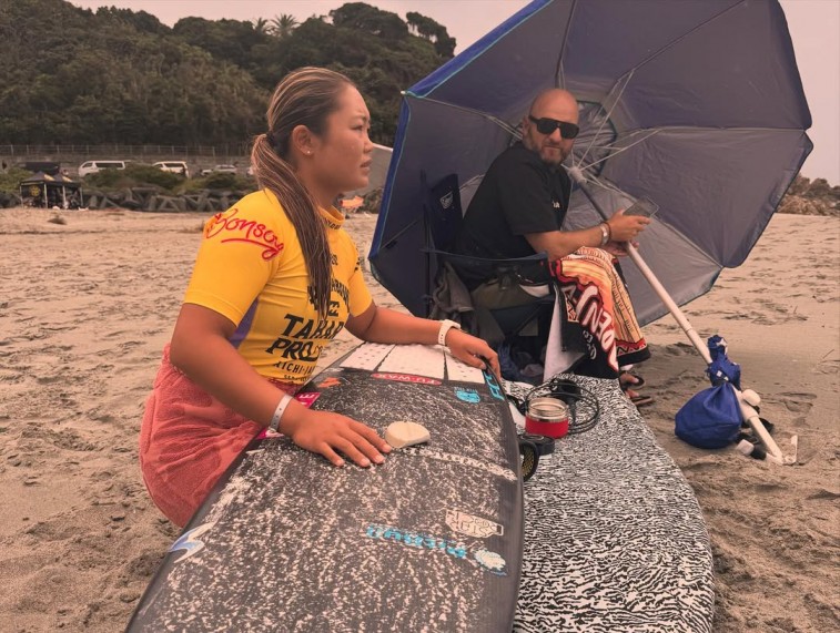 TEAM whitebffaloとして、WSL QS6000 「2025 BILLABONG TAHARA PRO」に挑みました。今回は、サーフィン界のトップコーチ・Jake Paterson (2)