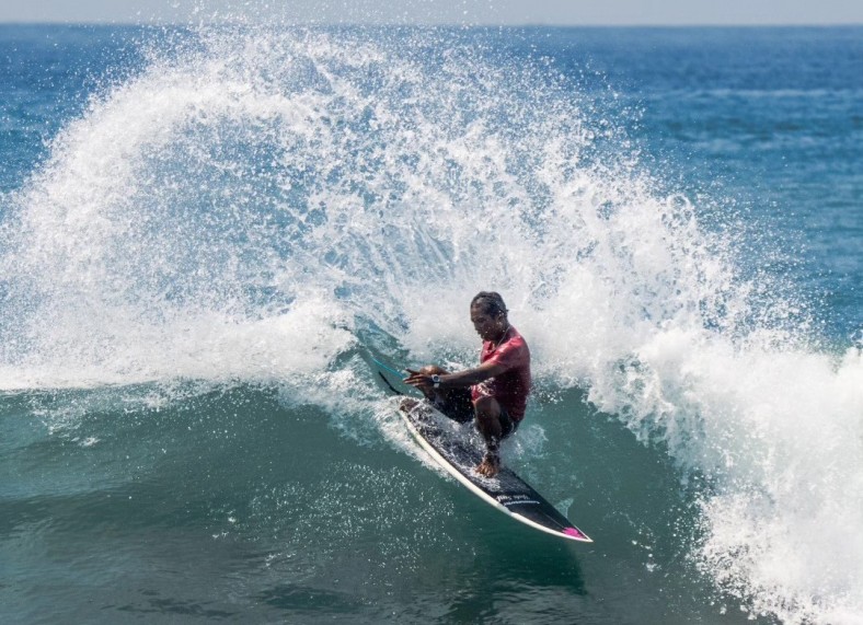 サヌールサーファー:モッチャン