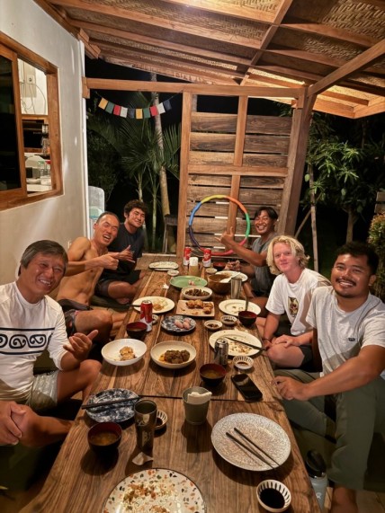 スンバワHAPPY HOMEでたまたまご一緒したワイダ・リオ君らと記念撮影