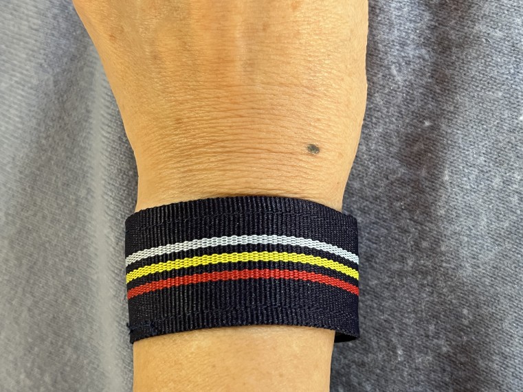 カラーブレス元