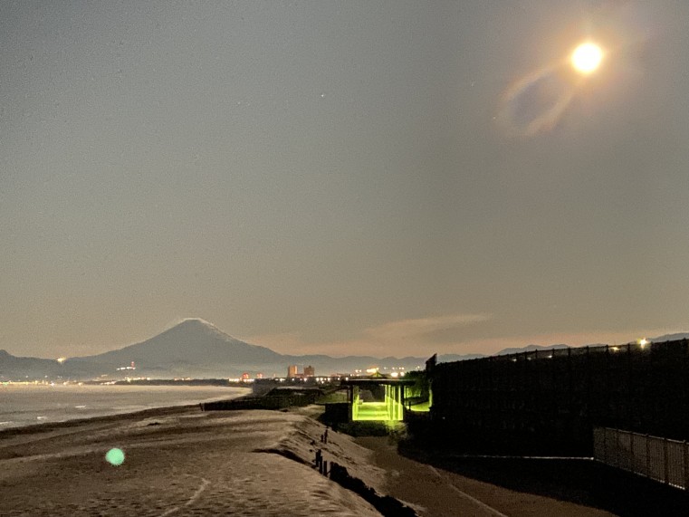 1/3am5:10地下道前フルムーン