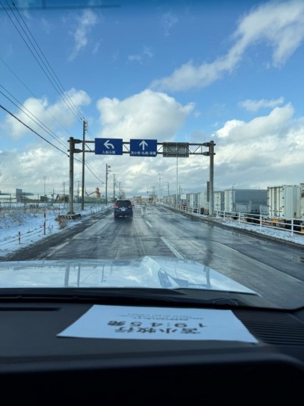 苫小牧の路面状態、まだこのくらいは序の口だった。