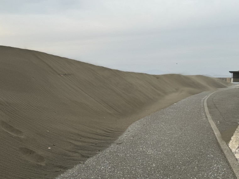 地下道前のトイレ前