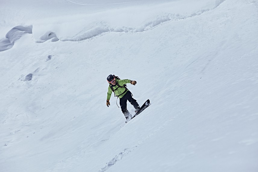 雪山でもスピードがあればGに逆らって壁に当て込めます!!☆加藤 (photo by OBIJUN)