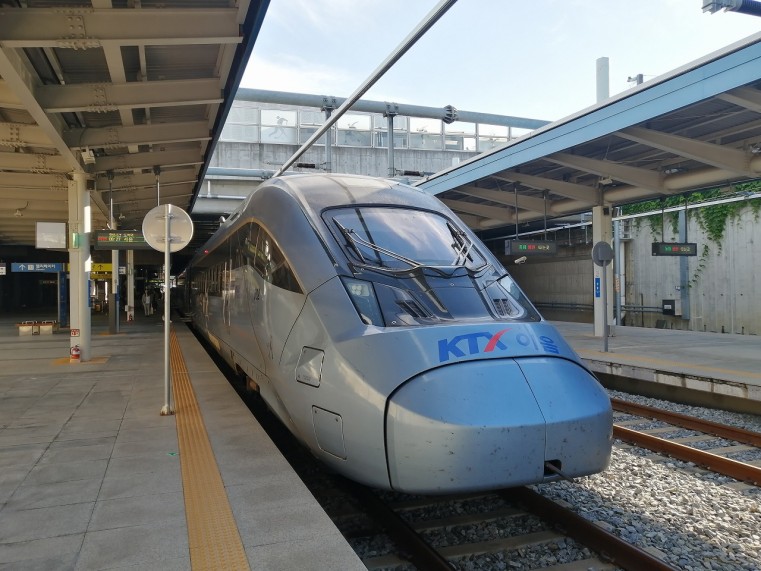 最高速度300km/hの高速鉄道