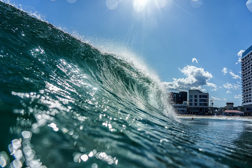 タイミングが良ければ、無人のビーチ＋極上ブレイク Photo:ラインd