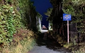 茅ヶ崎パーク：海に繋がる真っ暗な道。